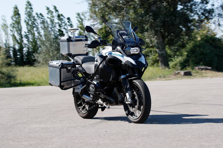 BMW R 1200 GS equipada com tecnologias de condução autônoma