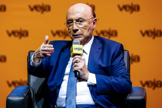 Meirelles<span> criticou a proposta de seu adversário, Ciro Gomes (PDT), de promover a retirada de 63 milhões de brasileiros do SPC (Serviço de Proteção ao Crédito) e disse que isso poderia ter um efeito negativo para o país</span> Meirelles<span> criticou a proposta de seu adversário, Ciro Gomes (PDT), de promover a retirada de 63 milhões de brasileiros do SPC (Serviço de Proteção ao Crédito) e disse que isso poderia ter um efeito negativo para o país</span>