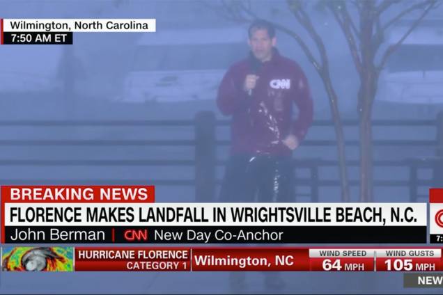 Repórter da CNN anuncia o Furacão Florence tocando o solo dos Estados Unidos em Wilmington, na Carolina do Norte - 14/09/2018 Repórter da CNN anuncia o Furacão Florence tocando o solo dos Estados Unidos em Wilmington, na Carolina do Norte - 14/09/2018