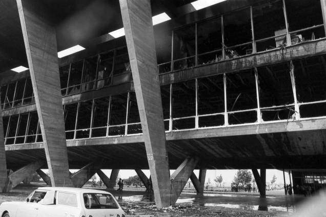 Museu de Arte Moderna do Rio de Janeiro depois do incêndio que destruiu 900 obras de arte - 1978 Museu de Arte Moderna do Rio de Janeiro depois do incêndio que destruiu 900 obras de arte - 1978