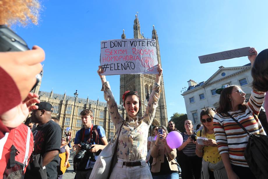 Protesto contra o presidenciável Jair Bolsonaro (PSL) em Londres, no Reino Unido - 29/09/2018