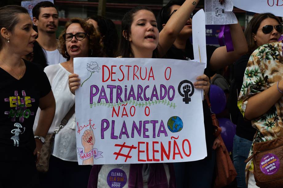 Protesto contra o presidenciável Jair Bolsonaro (PSL) na praça Afonso Pena, no centro de São José dos Campos, em São Paulo - 29/09/2018