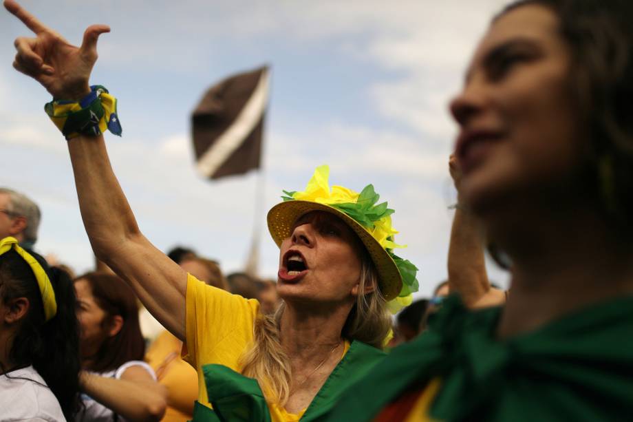 Apoiadores de Jair Bolsonaro realizam ato na praia de Copacabana no Rio de Janeiro - 29/09/2018