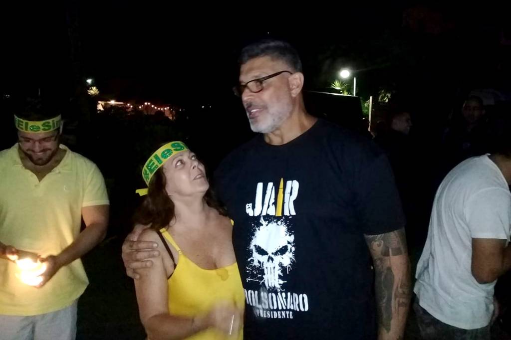 O ator Alexandre Frota, que foi visitar Jair Bolsonaro, em sua casa, no Rio, após a vitória – 28/10/2018 O ator Alexandre Frota, que foi visitar Jair Bolsonaro, em sua casa, no Rio, após a vitória - 28/10/2018