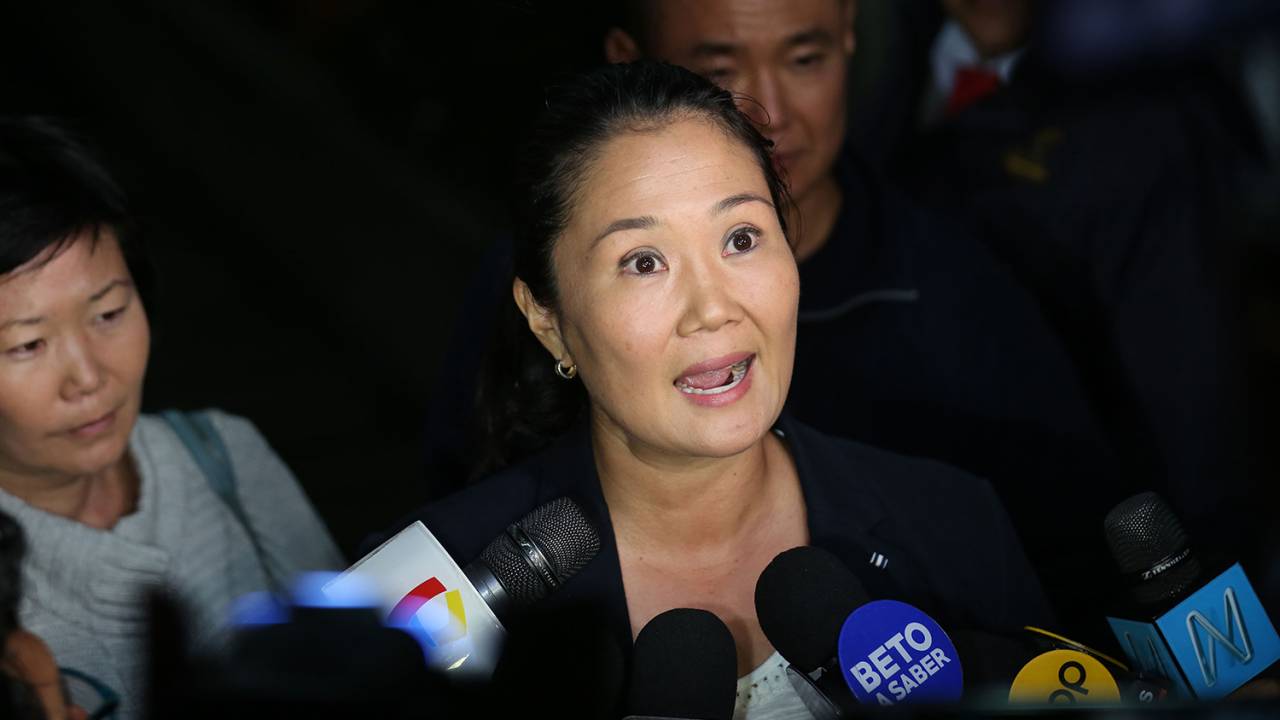 Keiko Fujimori, filha do ex-presidente do Peru, fala com a imprensa em Lima - 03/10/2018