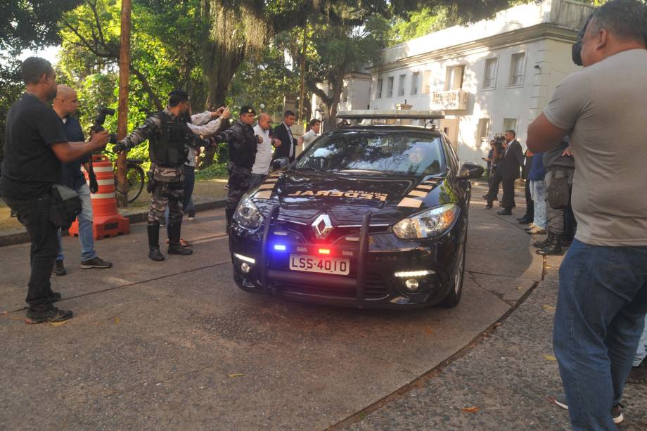 O governador Luiz Fernando Pezão é preso no Palácio Laranjeiras durante a Operação Boca de Lobo que investiga os crimes de lavagem de dinheiro, organização criminosa e corrupção ativa e passiva, cometidos pela alta cúpula da administração do governo do Estado do Rio de Janeiro - 29/11/2018