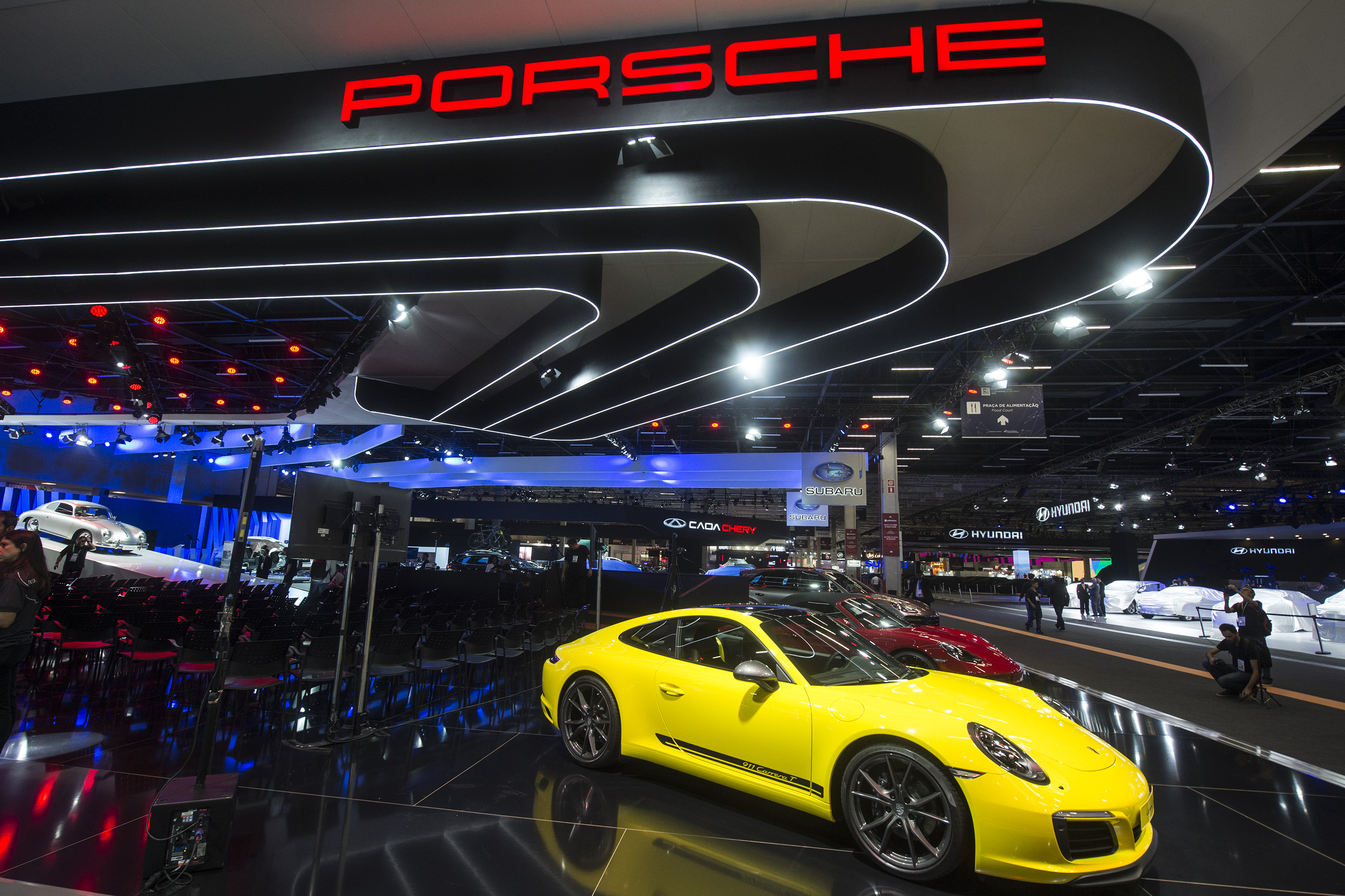 Porsche aumentará preços em 20% e prepara superesportivo acima do 911