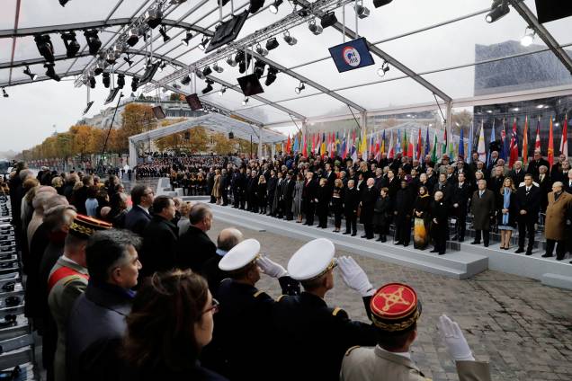 Líderes mundiais participam de cerimônia em comemoração aos 100 anos do Dia do Armistício, que marcou o fim da Primeira Guerra Mundial, no Arco do Triunfo, em Paris - 11/11/2018 Líderes mundiais participam de cerimônia em comemoração aos 100 anos do Dia do Armistício, que marcou o fim da Primeira Guerra Mundial, no Arco do Triunfo, em Paris - 11/11/2018