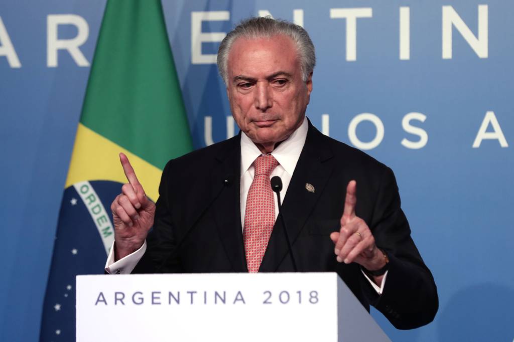 ‘Querem um troféu: a minha cabeça’, critica Michel Temer em artigo
