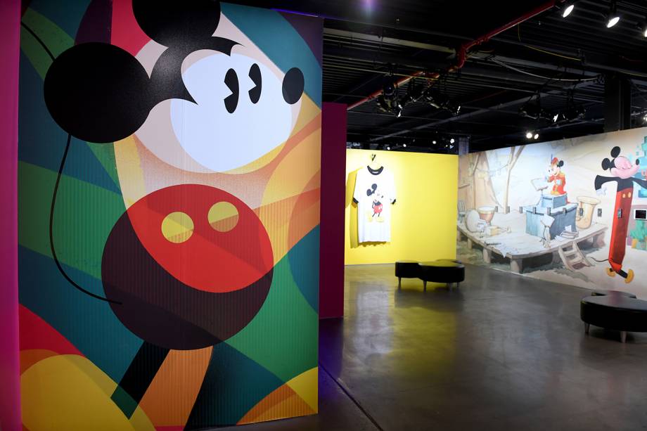 Diversos <span>grafiteiros, escultores, artistas e designers foram convidados para participar da exposição. Na foto, arte </span>de Stacey Aoyama, designer que trabalha em produtos licenciados da Disney