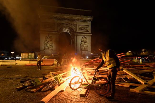 Protesto contra preço dos combustíveis na França