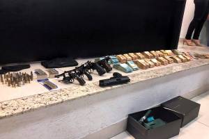 Polícia encontra armas na casa de João de Deus em Abadiânia Polícia encontra armas na casa de João de Deus em Abadiânia