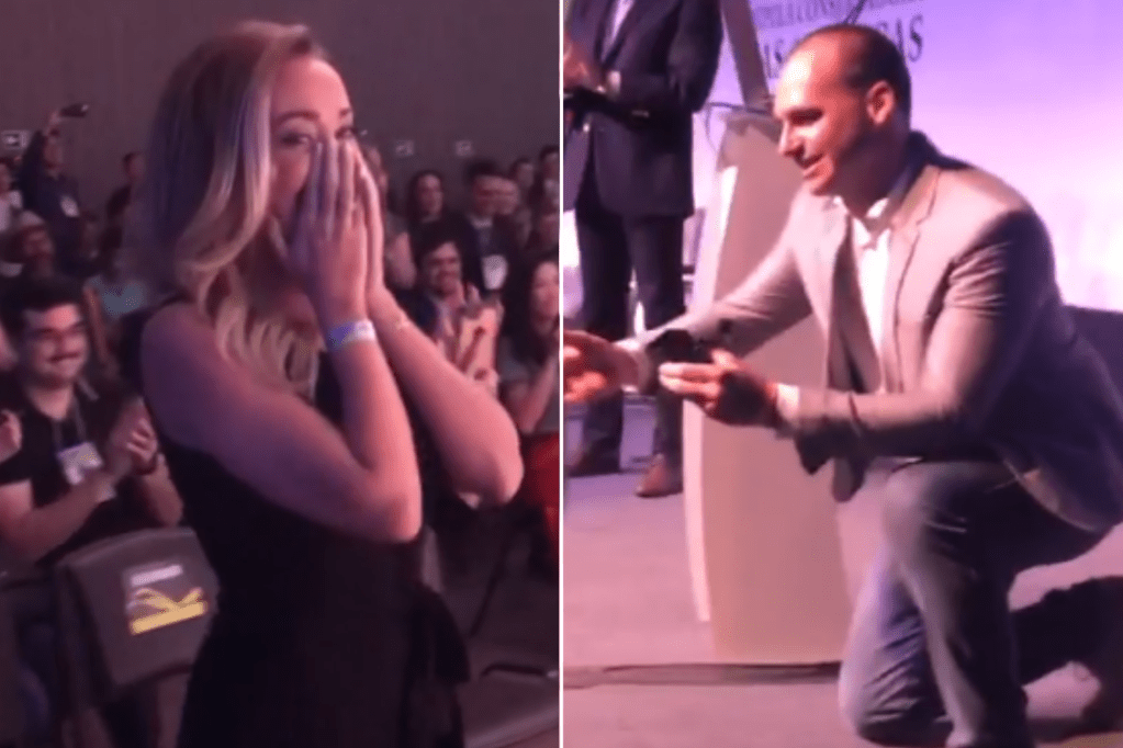 Eduardo Bolsonaro pede noiva em casamento durante Cúpula Conservadora