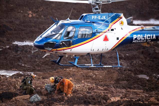 Membros de equipe de resgate israelense auxiliam nas buscas por vítimas após rompimento de barragem da mineradora Vale, na cidade de Brumadinho (MG) - 28/01/2019 Membros de equipe de resgate israelense auxiliam nas buscas por vítimas após rompimento de barragem da mineradora Vale, na cidade de Brumadinho (MG) - 28/01/2019