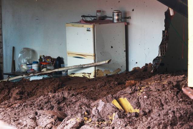Casa é atingida por lama após rompimento de barragem da mineradora Vale, em Brumadinho (MG) - 28/01/2019 Casa é atingida por lama após rompimento de barragem da mineradora Vale, em Brumadinho (MG) - 28/01/2019
