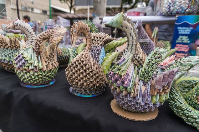 Esculturas feitas com Bolívar venezuelano em Cucuta, Venezuela - 09/11/2018 Esculturas feitas com Bolívar venezuelano em Cucuta, Venezuela - 09/11/2018