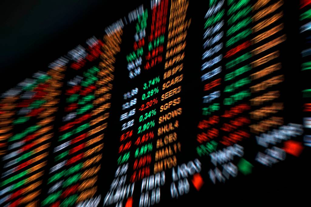 Ibovespa recua após recorde histórico em meio a cautela com acordo entre EUA e China