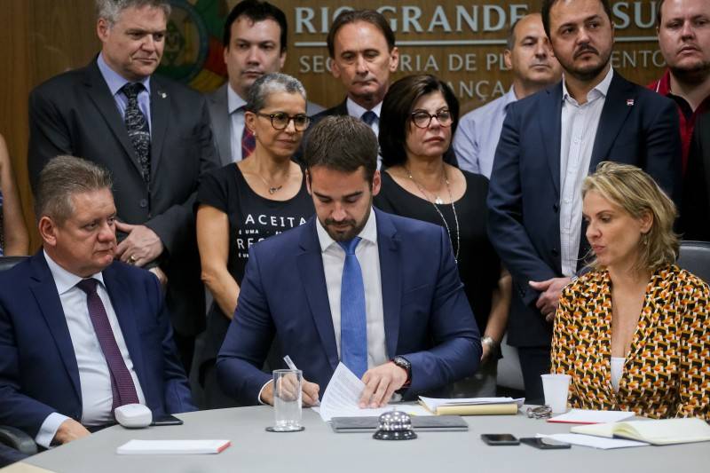 eduardo leite decretos