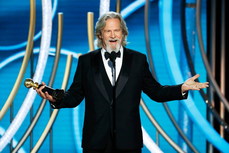 Jeff Bridges recebe o prêmio Cecil B. deMille durante a cerimônia do Globo de Ouro - 07/01/2019