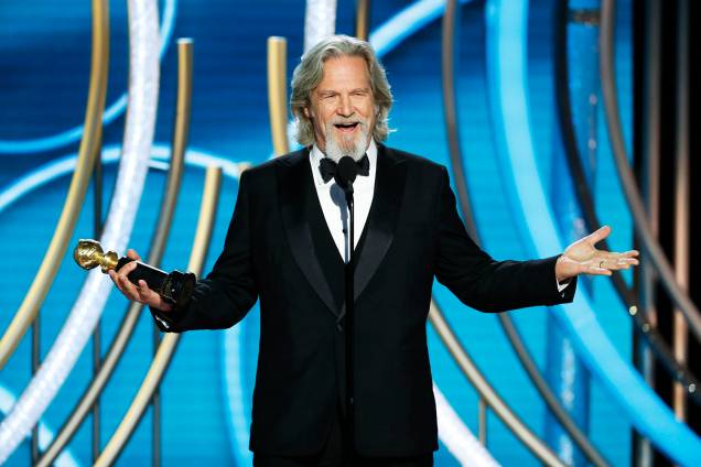 Jeff Bridges recebe o prêmio Cecil B. deMille durante a cerimônia do Globo de Ouro - 07/01/2019 Jeff Bridges recebe o prêmio Cecil B. deMille durante a cerimônia do Globo de Ouro - 07/01/2019