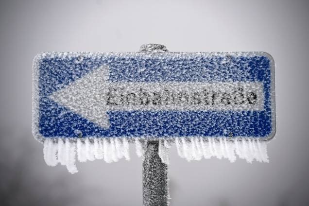 Uma placa congelada é vista na montanha Wasserkuppe, região de Rhön, em Fulda, na Alemanha - 11/01/2019 Uma placa congelada é vista na montanha Wasserkuppe, região de Rhön, em Fulda, na Alemanha - 11/01/2019