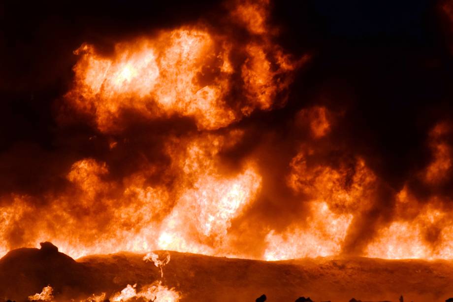 Chamas são vistas após explosão de oleoduto em Tlahuelilpan, cidade localizada no estado mexicano de Hidalgo - 18/01/2019