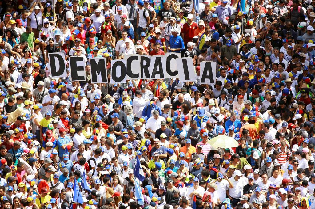 Fique rico com democracia