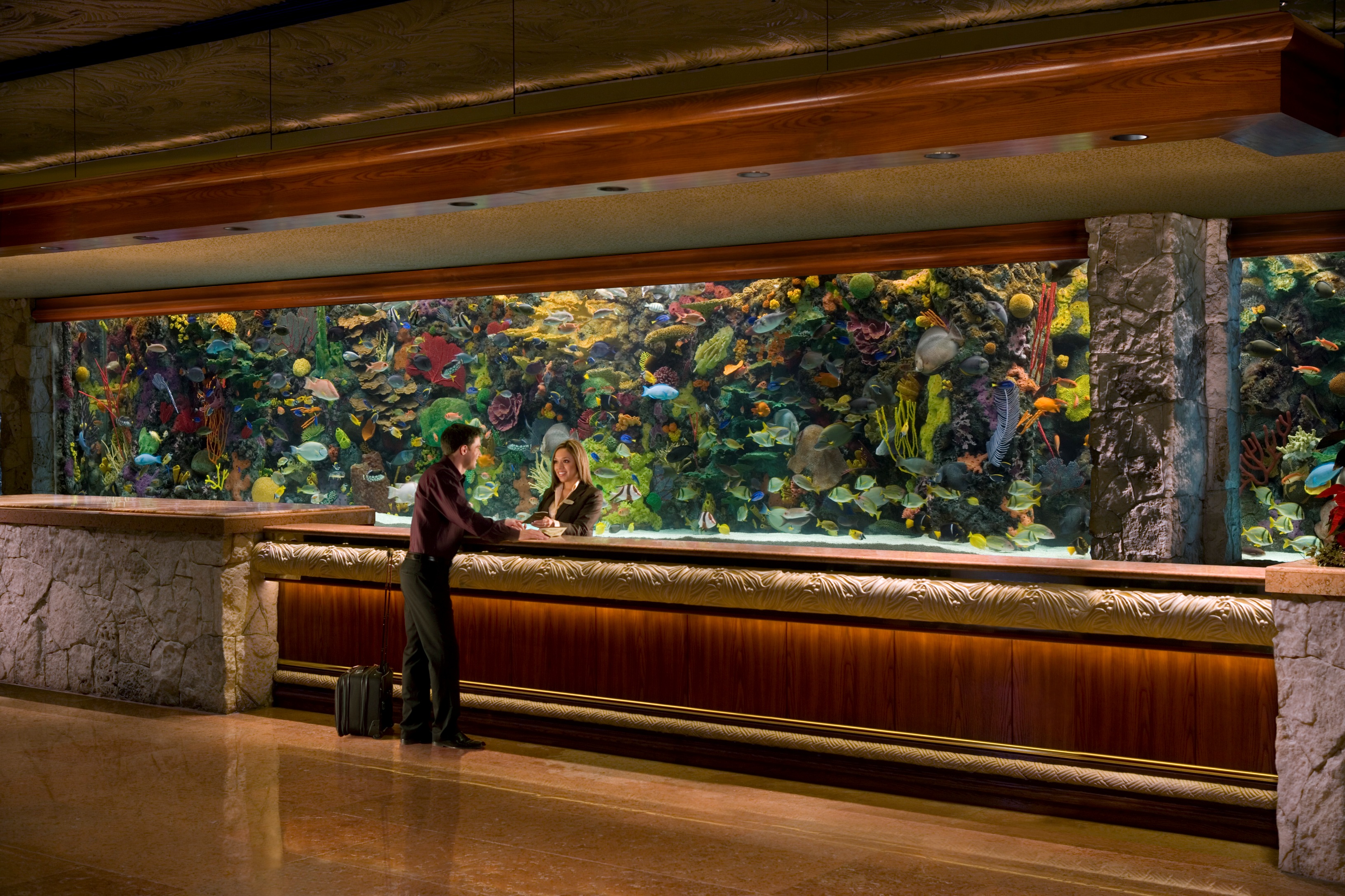 themirage_lobbyaquarium
