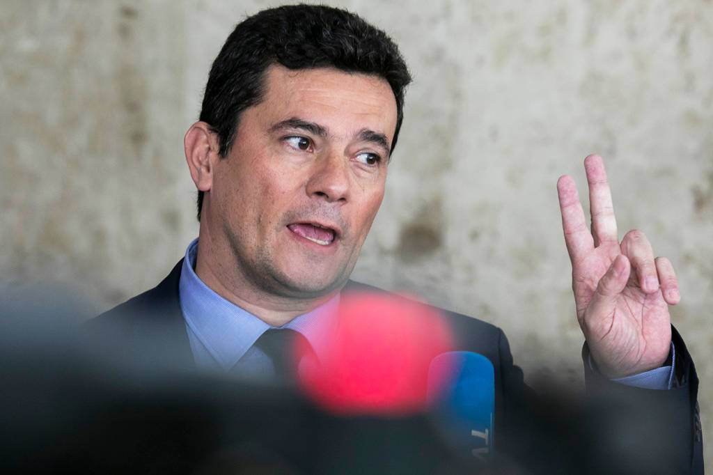 O ministro na trilha do chefe: Moro estreia no Twitter