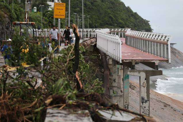 Parte da ciclovia perto da praia de São Conrado, no Rio de Janeiro, cedeu devido à força da chuva - 07/02/2019 Parte da ciclovia perto da praia de São Conrado, no Rio de Janeiro, cedeu devido à força da chuva - 07/02/2019