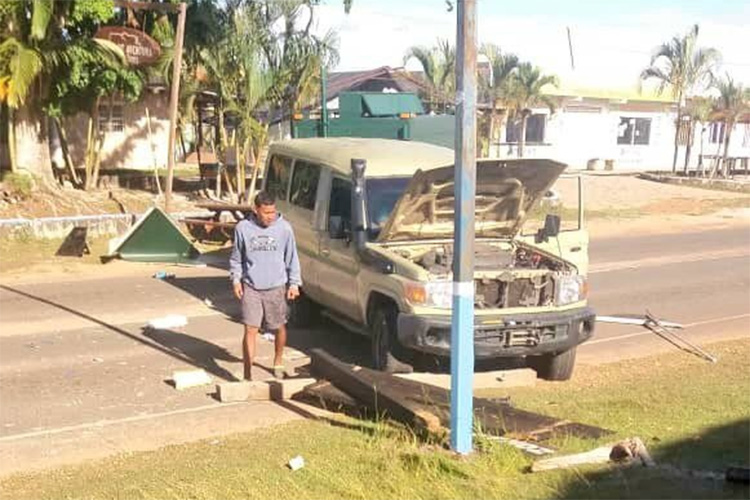 O deputado Americo De Grazia publica foto nas redes sociaissobre um veículo militar usado pelas forças armadas durante um confronto com indígenas na Venezuela - 22/02/2019 O deputado Americo De Grazia publica foto nas redes sociaissobre um veículo militar usado pelas forças armadas durante um confronto com indígenas na Venezuela - 22/02/2019