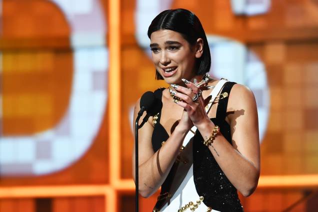 A cantora Dua Lipa vence na categoria 'Artista revelação', durante cerimônia de premiação do Grammy, em Los Angeles - 10/02/2019 A cantora Dua Lipa vence na categoria 'Artista revelação', durante cerimônia de premiação do Grammy, em Los Angeles - 10/02/2019