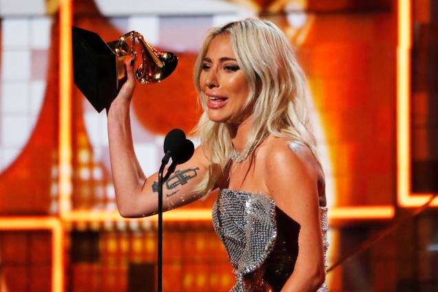 A cantora Lady Gaga vence na categoria de 'Melhor performance pop de duo ou grupo', durante cerimônia de premiação do Grammy, em Los Angeles - 10/02/2019 A cantora Lady Gaga vence na categoria de 'Melhor performance pop de duo ou grupo', durante cerimônia de premiação do Grammy, em Los Angeles - 10/02/2019