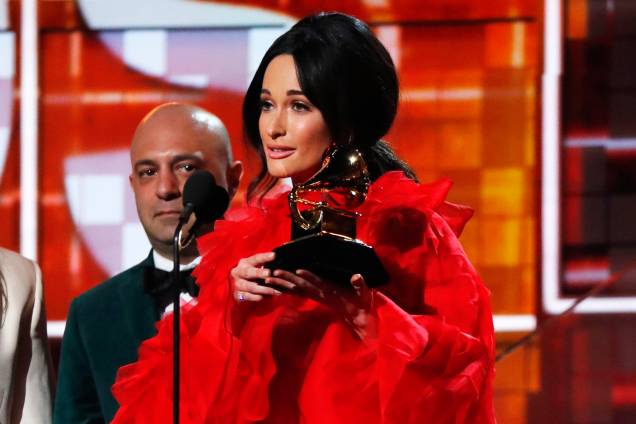 A cantora Kacey Musgraves vence na categoria de 'Melhor disco de country', durante cerimônia de premiação do Grammy, em Los Angenes - 10/02/2019 A cantora Kacey Musgraves vence na categoria de 'Melhor disco de country', durante cerimônia de premiação do Grammy, em Los Angenes - 10/02/2019