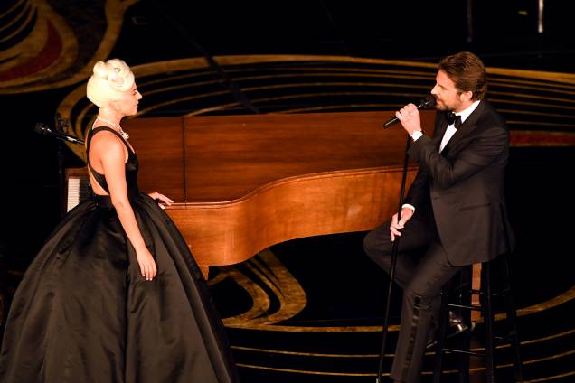 A cantora Lady Gaga e o ator Bradley Cooper se apresentam durante a cerimônia de premiação do Oscar, realizada em Los Angeles - 24/02/2019 A cantora Lady Gaga e o ator Bradley Cooper se apresentam durante a cerimônia de premiação do Oscar, realizada em Los Angeles - 24/02/2019