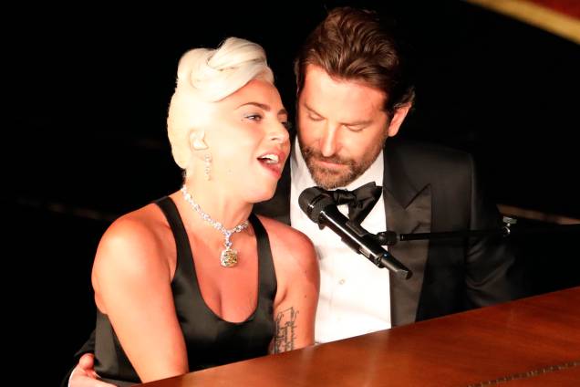 A cantora Lady Gaga e o ator Bradley Cooper se apresentam durante a cerimônia de premiação do Oscar, realizada em Los Angeles - 24/02/2019 A cantora Lady Gaga e o ator Bradley Cooper se apresentam durante a cerimônia de premiação do Oscar, realizada em Los Angeles - 24/02/2019