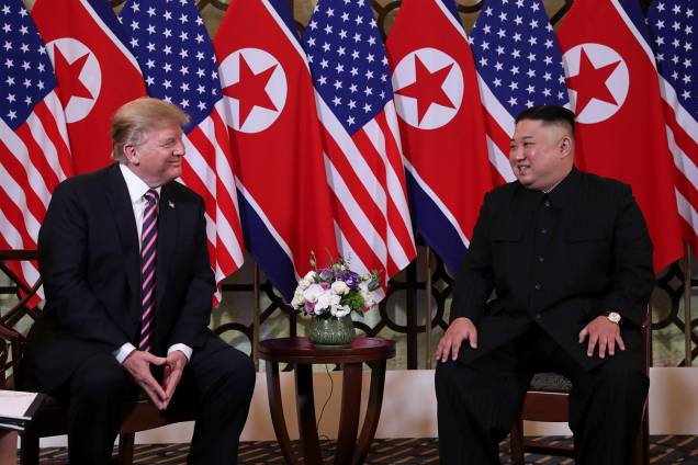 Donald Trump e Kim Jong-un se encontram durante a segunda cúpula dos EUA e da Coréia do Norte no Hotel Metropole, em Hanói, no Vietnã - 27/02/2019 Donald Trump e Kim Jong-un se encontram durante a segunda cúpula dos EUA e da Coréia do Norte no Hotel Metropole, em Hanói, no Vietnã - 27/02/2019
