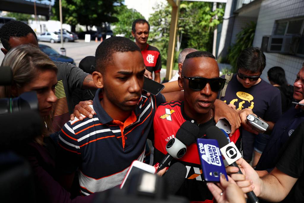 Parentes de Samuel Thomas Rosa, que foi v&iacute;tima de inc&ecirc;ndio no centro de treinamento do Flamengo, comparecem a uma entrevista coletiva no Instituto de Ci&ecirc;ncias Forenses, no Rio de Janeiro - 09/02/2019