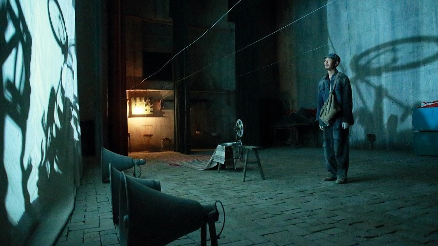 Cena do filme 'One Second', de Zhang Yimou'