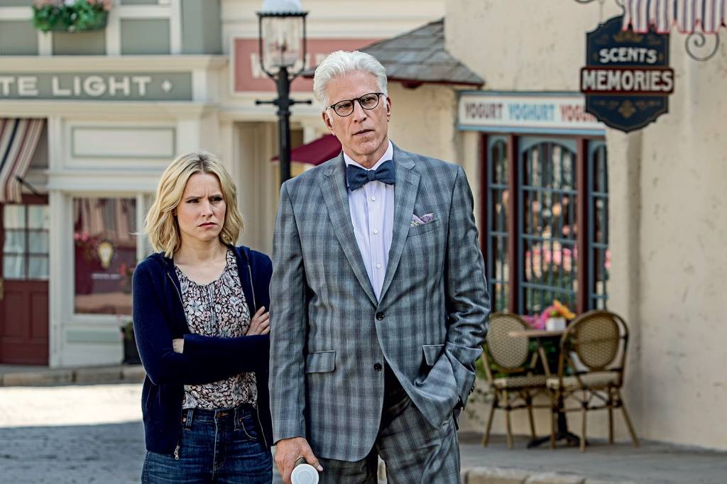 SERIADO-THE-GOOD-PLACE SEGUNDA CHANCE - Eleanor (Kristen Bell) e o tutor Michael (Ted Danson), em The Good Place: paraíso com muitos dilemas éticos e nenhuma paz eterna