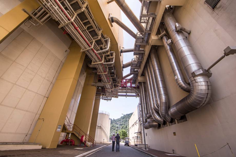 Imagens do complexo nuclear Angra III localizado no litoral de Angra dos Reis - RJ