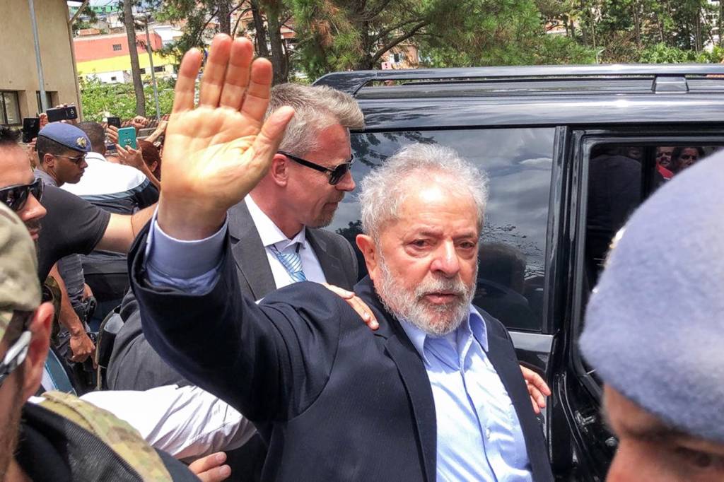 Recurso de Lula sobre sítio de Atibaia chegará ao TRF4 em até oito dias