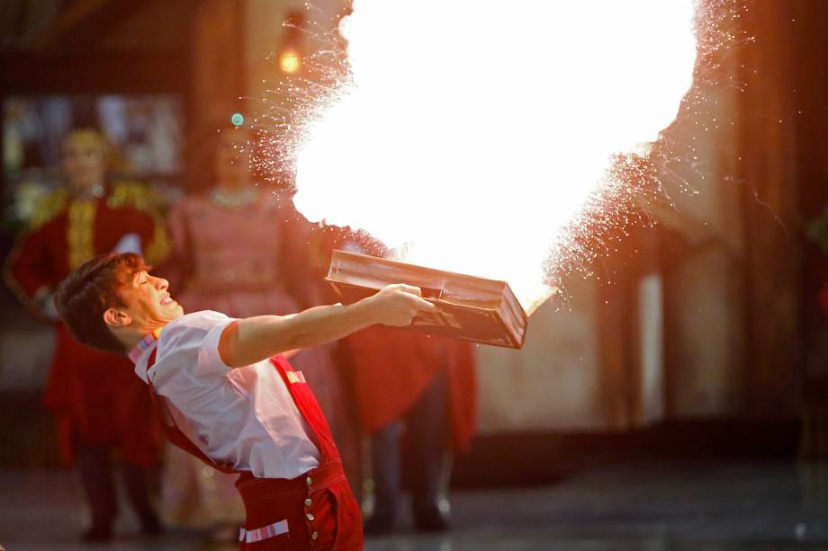 A escola de samba Unidos do Viradouro é a segunda a desfilar no Sambódromo da Marquês de Sapucaí - 03/03/2019 A escola de samba Unidos do Viradouro é a segunda a desfilar no Sambódromo da Marquês de Sapucaí - 03/03/2019