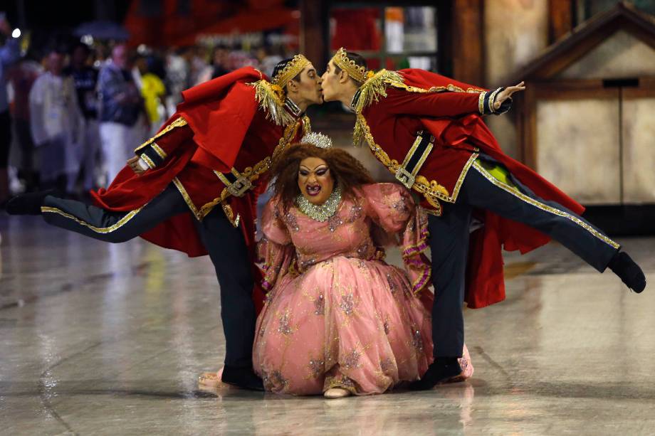 Com o enredo 'Viraviradouro', a escola de samba Unidos do Viradouro desfila no Sambódromo da Marquês de Sapucaí - 03/03/2019 Com o enredo 'Viraviradouro', a escola de samba Unidos do Viradouro desfila no Sambódromo da Marquês de Sapucaí - 03/03/2019