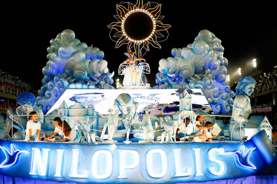 Carro alegórico da escola de samba Beija-Flor de Nilópolis, durante desfile realizado no Sambódromo da Marquês de Sapucaí - 04/03/2019 Carro alegórico da escola de samba Beija-Flor de Nilópolis, durante desfile realizado no Sambódromo da Marquês de Sapucaí - 04/03/2019