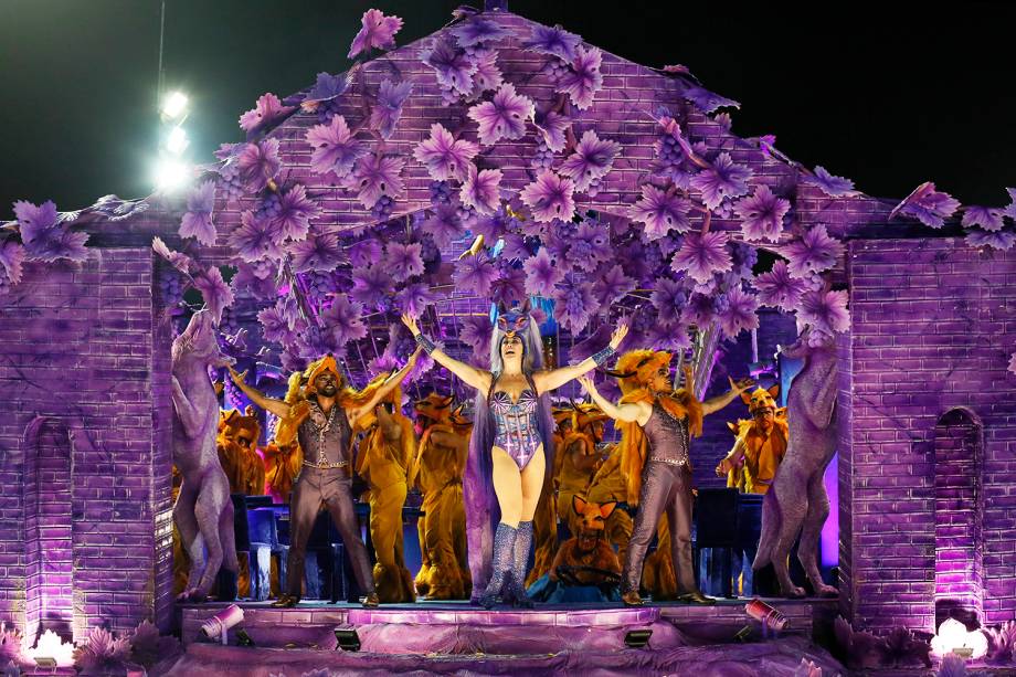 A atriz Claudia Raia desfila pela escola de samba Beija-Flor de Nilópolis - 04/03/2019 A atriz Claudia Raia desfila pela escola de samba Beija-Flor de Nilópolis - 04/03/2019