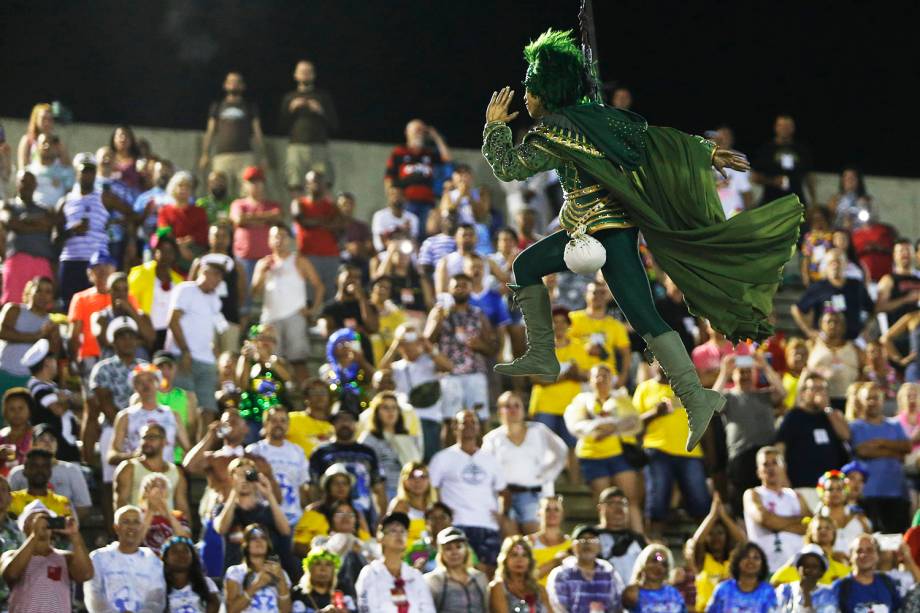 Com o enredo 'Me dá um dinheiro aí', a Imperatriz Leopoldinense é a sexta escola a desfilar - 04/03/2019 Com o enredo 'Me dá um dinheiro aí', a Imperatriz Leopoldinense é a sexta escola a desfilar - 04/03/2019