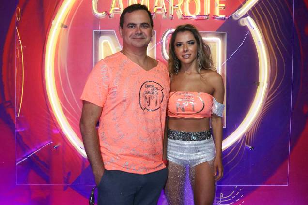 Márvio Lúcio e Paola Machado posam para foto em camarote localizado no Sambódromo da Marquês de Sapucaí - 03/03/2019 Márvio Lúcio e Paola Machado posam para foto em camarote localizado no Sambódromo da Marquês de Sapucaí - 03/03/2019
