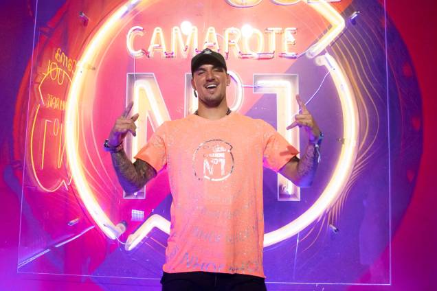 O surfista Gabriel Medina posa para foto em camarote na Marquês de Sapucaí - 04/03/2019 O surfista Gabriel Medina posa para foto em camarote na Marquês de Sapucaí - 04/03/2019