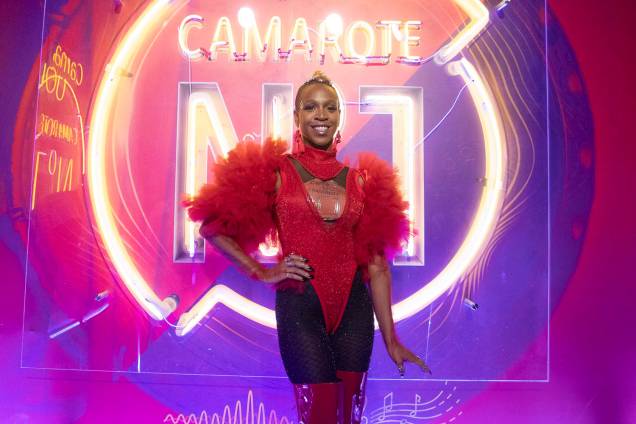 A cantora Karol Conka posa para foto em camarote na Marquês de Sapucaí - 04/03/2019 A cantora Karol Conka posa para foto em camarote na Marquês de Sapucaí - 04/03/2019